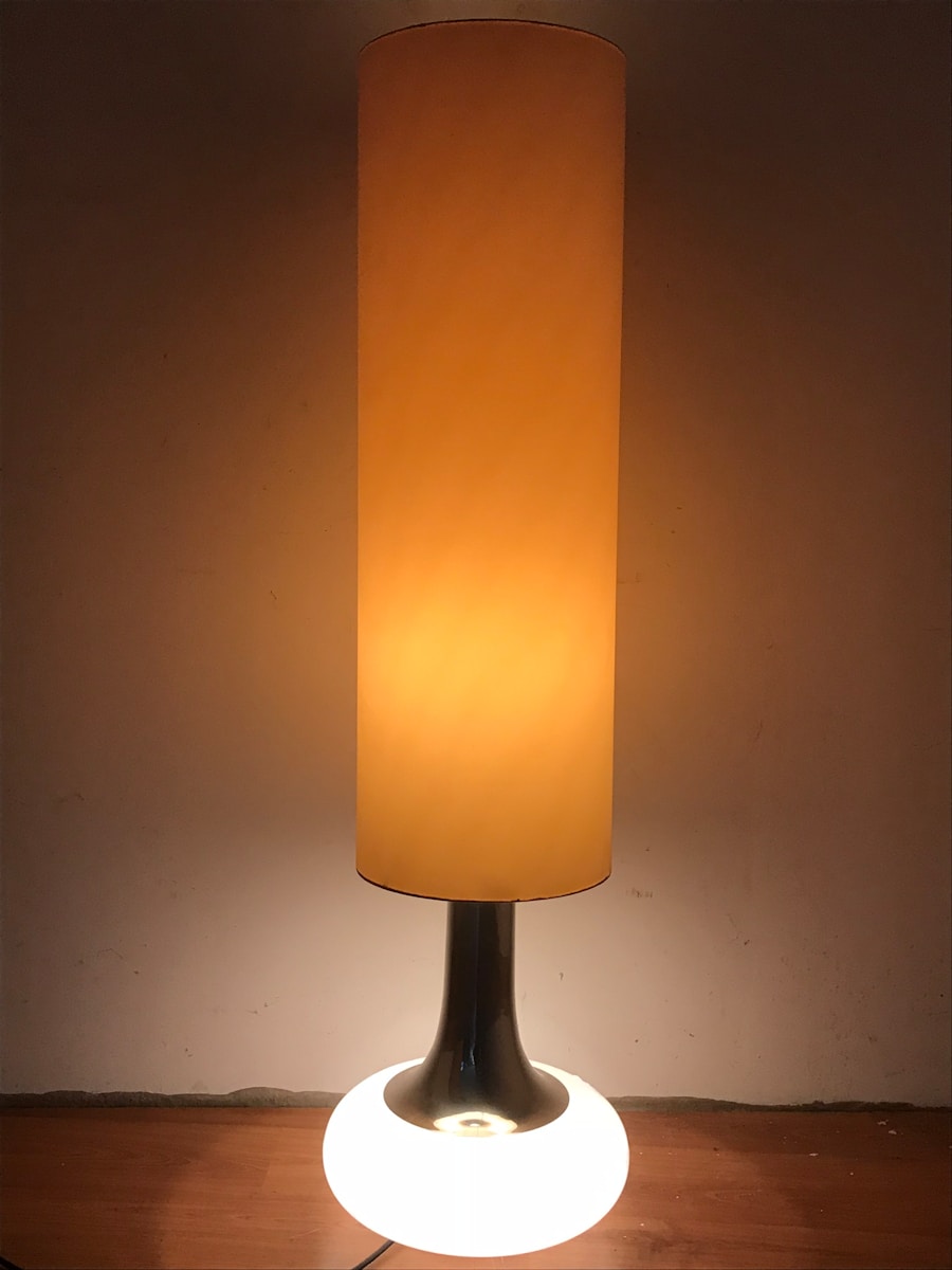 Photo Ceramic carved hollow floor lamp